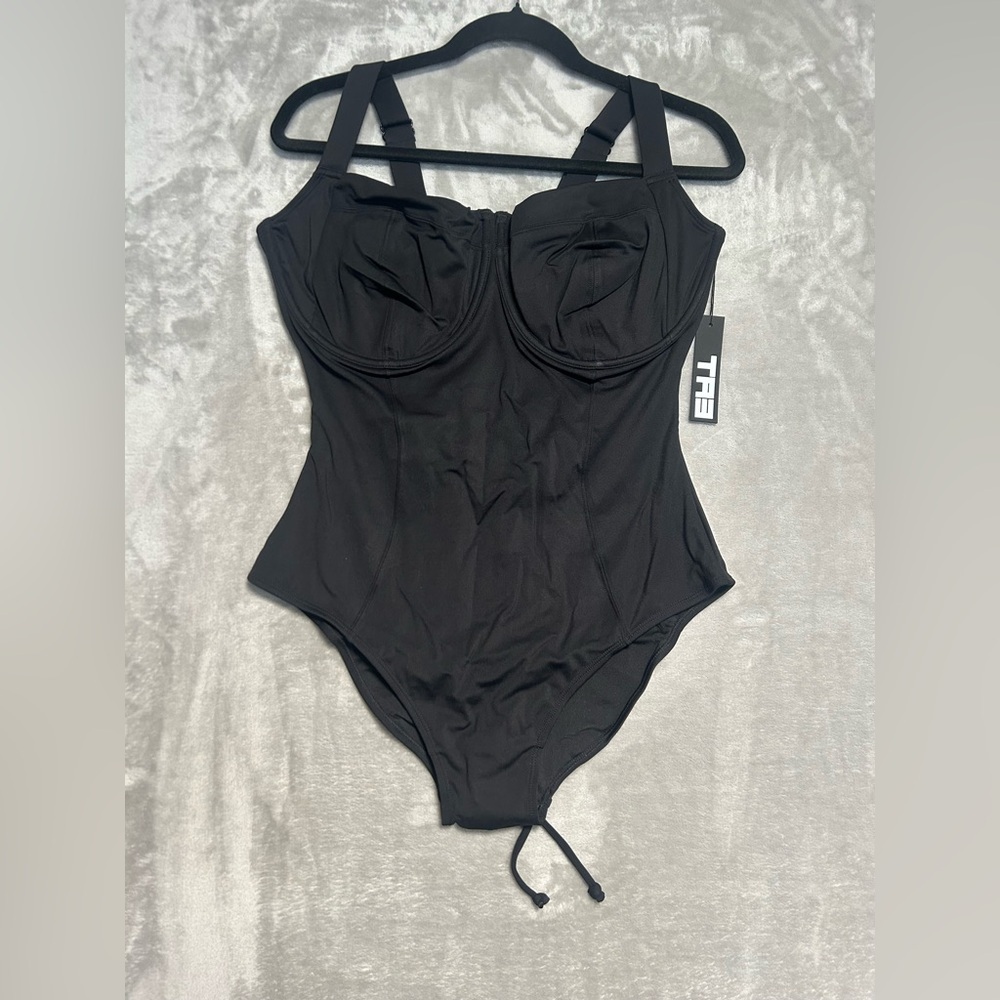 TA3 Lifty One Piece Swimsuit Black Women’s XL Reg/Long H/I